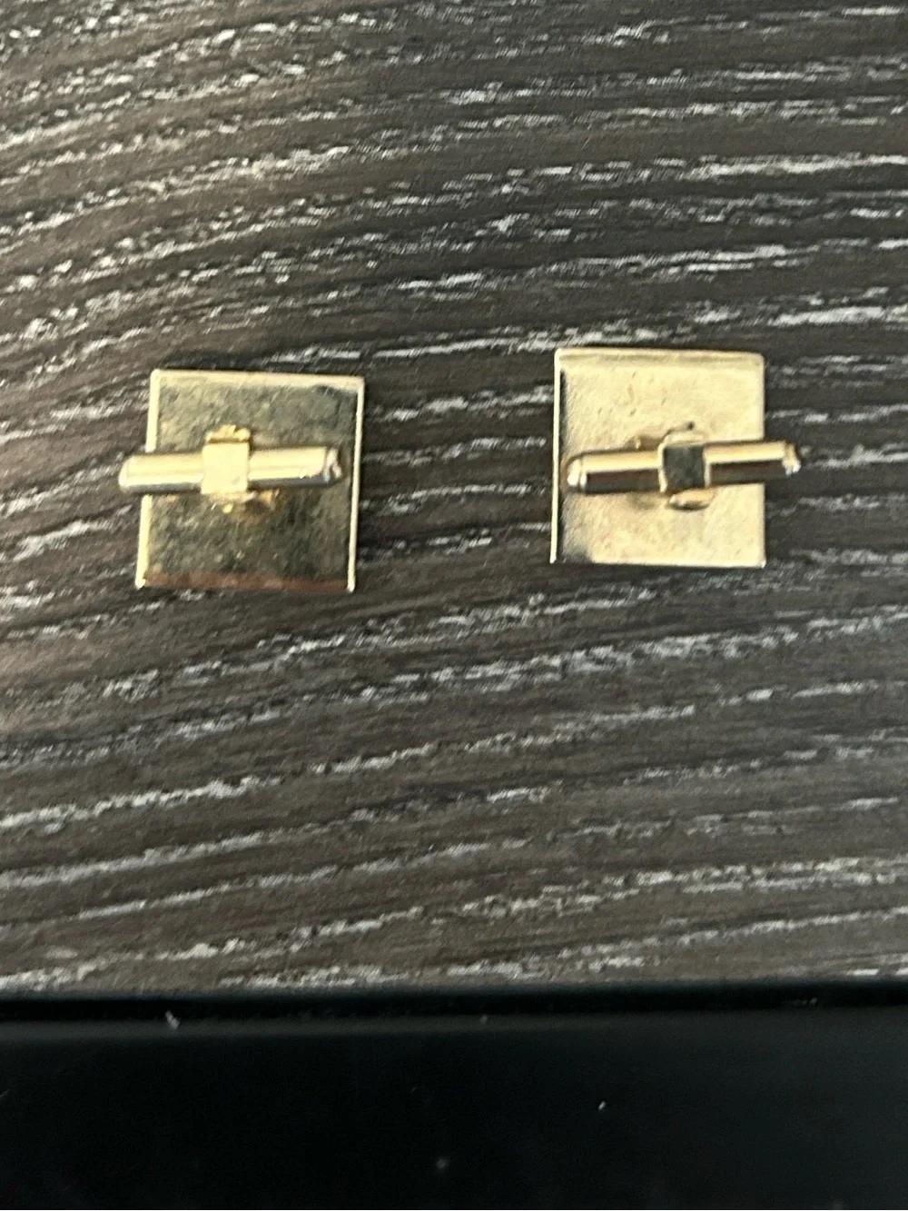 Gold diagonal striped cufflinks